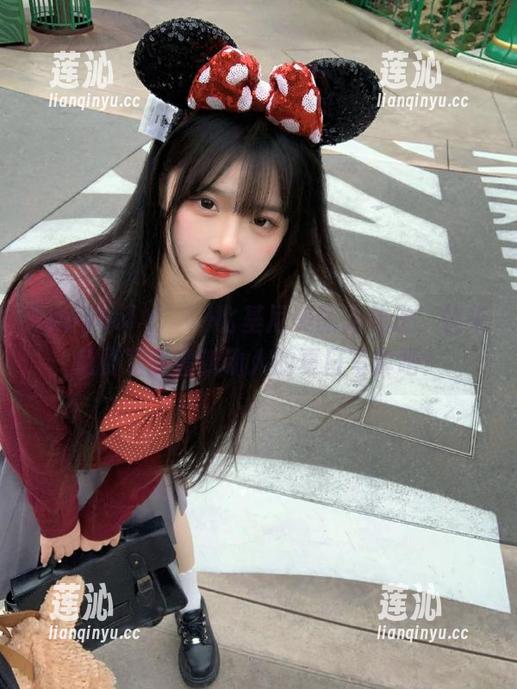 Seoyool (서율)比基尼美图大放送，快来免费下载清新动人的夏日写真吧！
